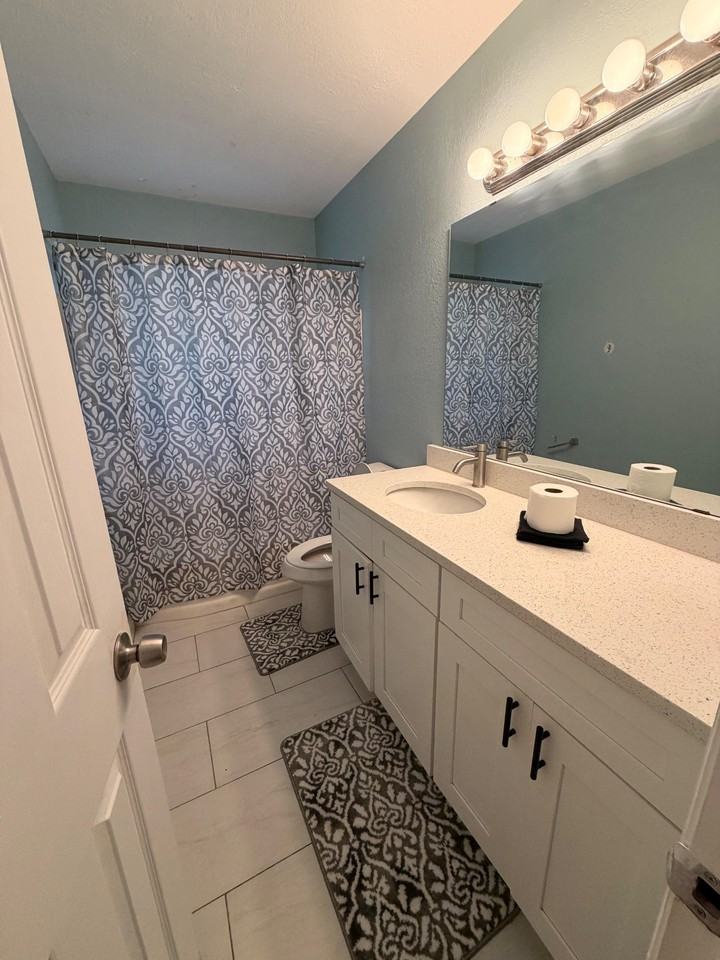 N Hudson St - Photo 5 of 12