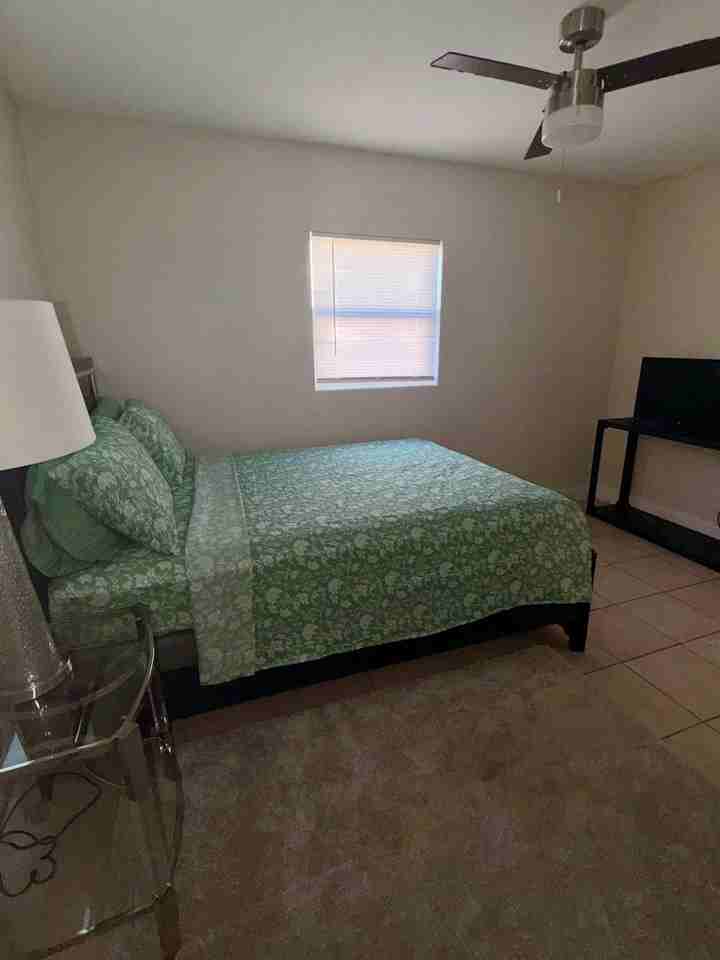 N Hudson St - Photo 7 of 12