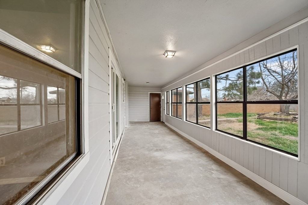 1401 E 18th St - Photo 7 of 23