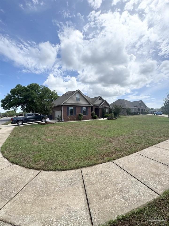 4137 Tamworth Ct - Photo 2 of 32