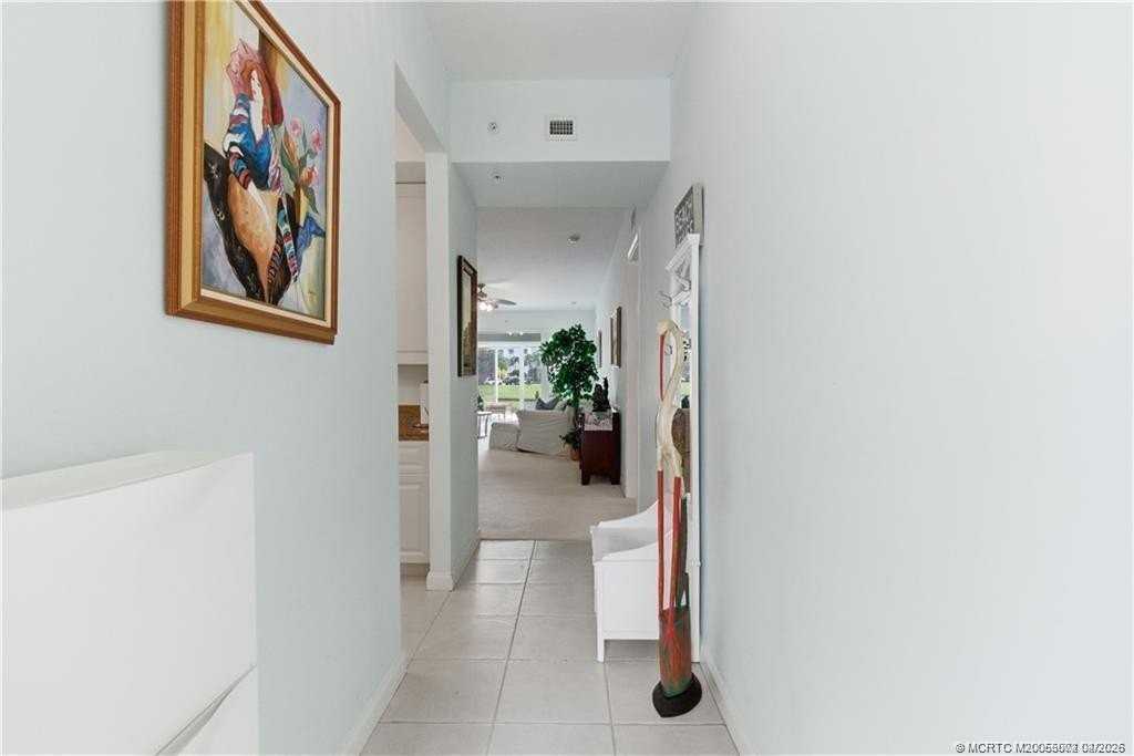 1 Harbour Isle Dr E Unit 104 - Photo 2 of 33