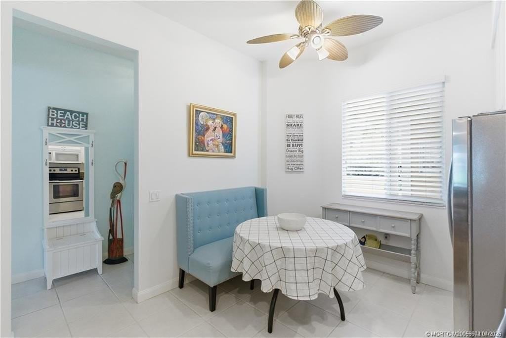 1 Harbour Isle Dr E Unit 104 - Photo 3 of 33