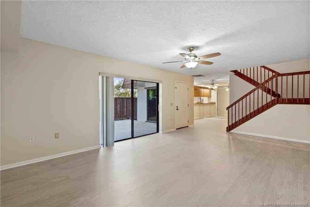 2930 Sw Sunset Trace Cir - Photo 2 of 31