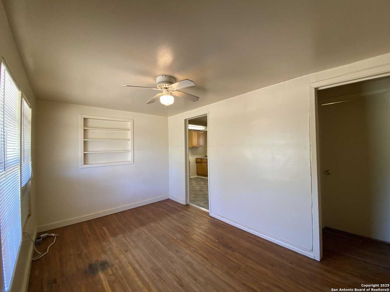 204 Campbell Ave - Photo 2 of 8