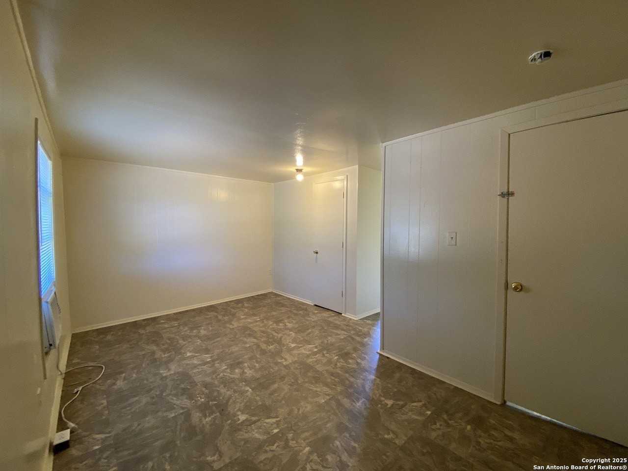 204 Campbell Ave - Photo 4 of 8