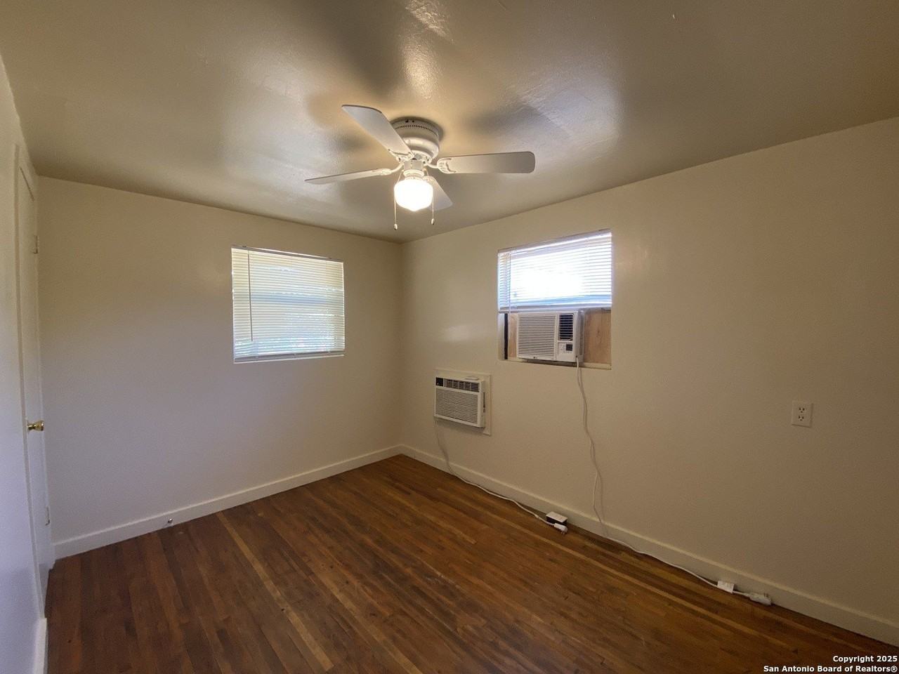 204 Campbell Ave - Photo 6 of 8