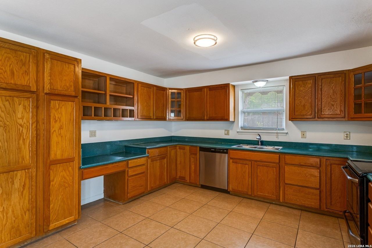 5326 Rambowllette Dr - Photo 6 of 24