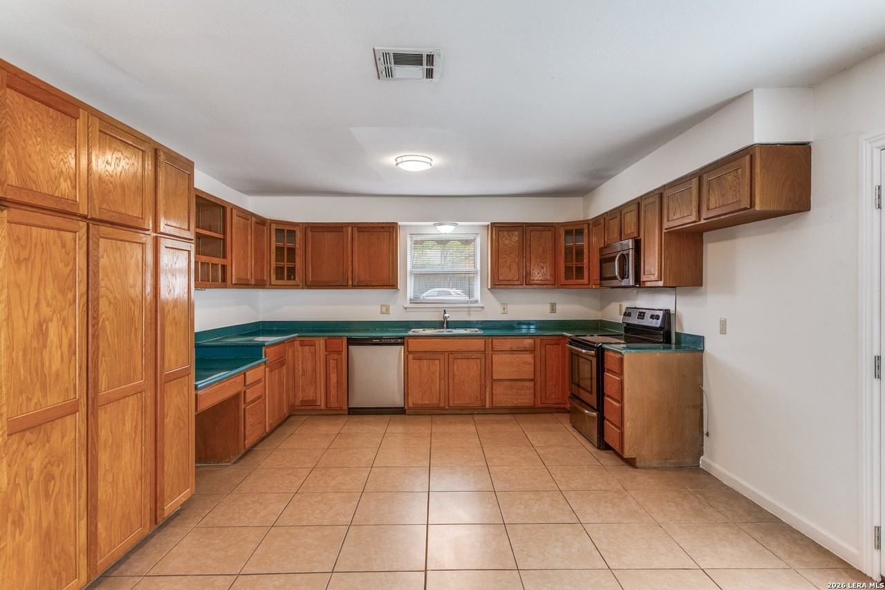 5326 Rambowllette Dr - Photo 7 of 24