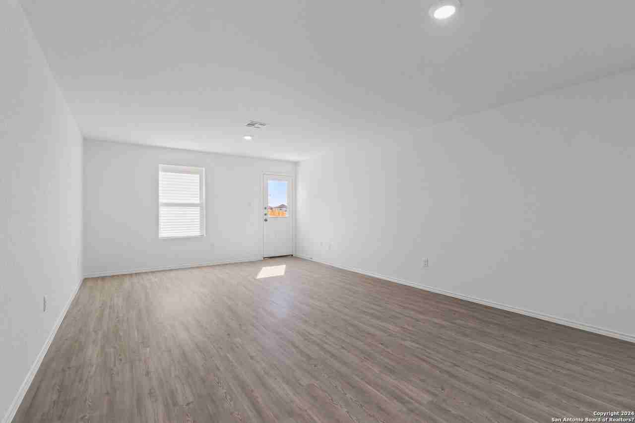 7602 Chancery Gate - Photo 3 of 16