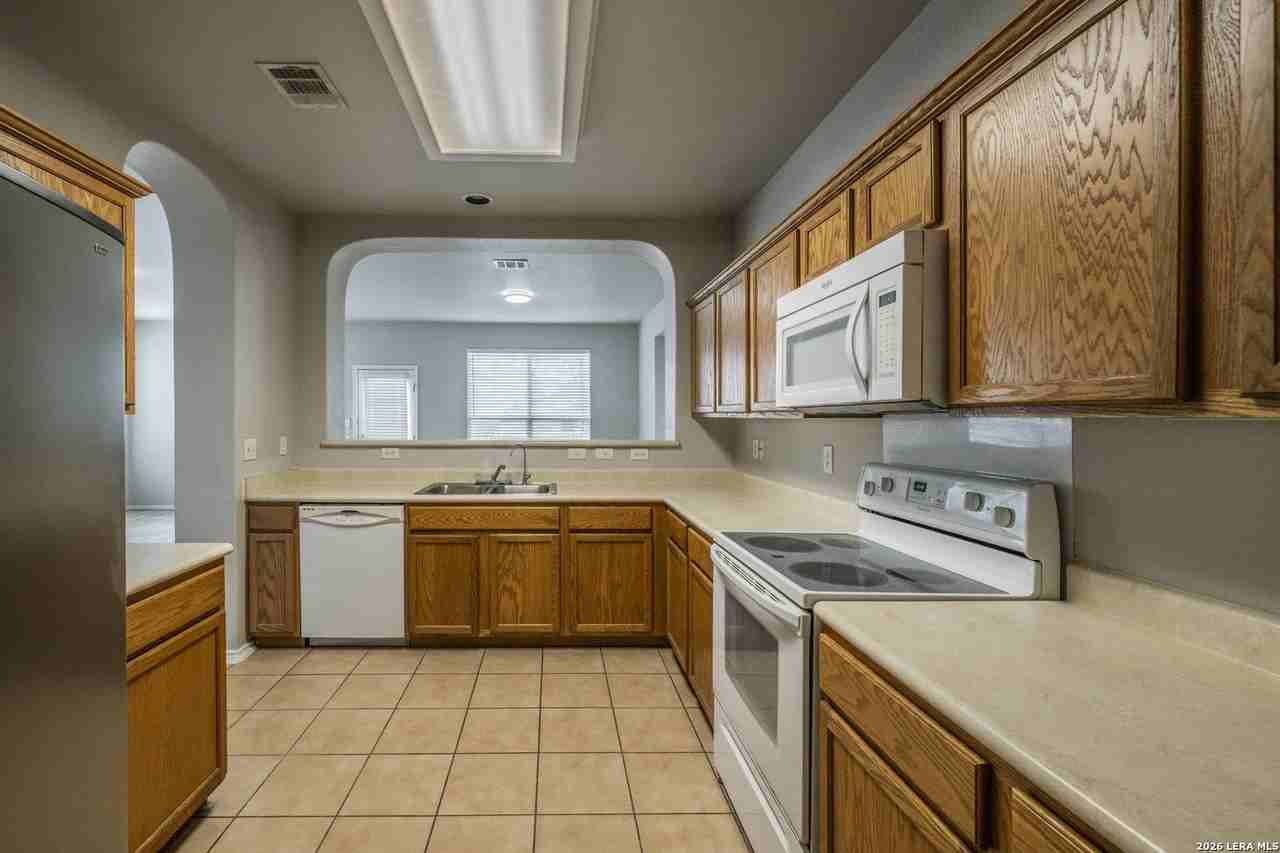 6729 Biscay Bay - Photo 4 of 15