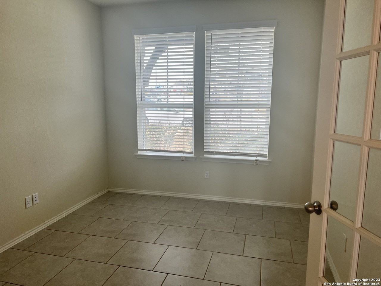 27702 Azalea Crk - Photo 4 of 27