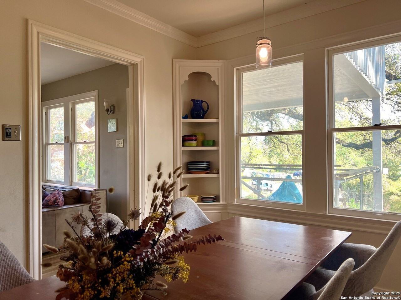 401 Shook Ave - Photo 7 of 39