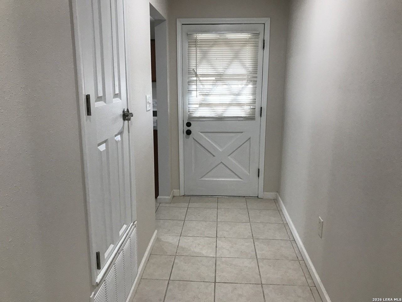 4626 Duquesne Dr - Photo 2 of 28