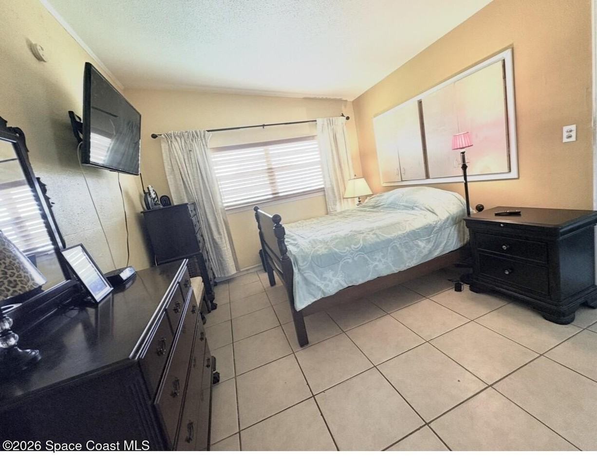 127 Roosevelt Ave Unit 127d - Photo 4 of 9