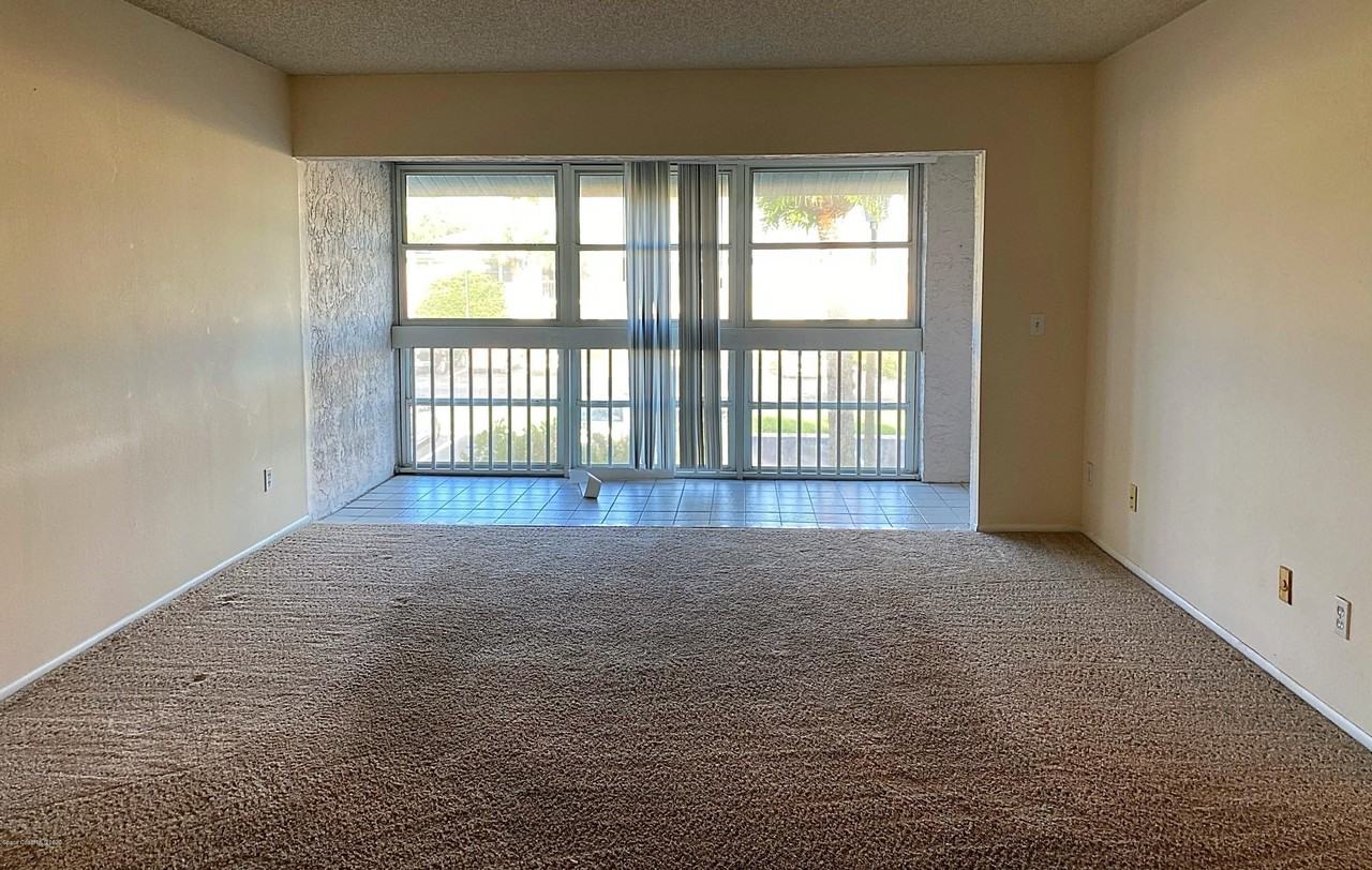 987 Sonesta Ave Ne Apt 207 - Photo 3 of 13