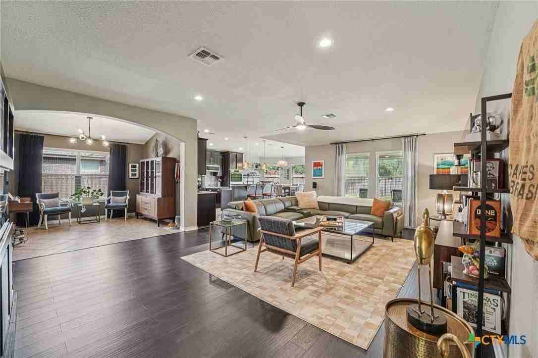 3303 Vineyard Trl - Photo 7 of 39