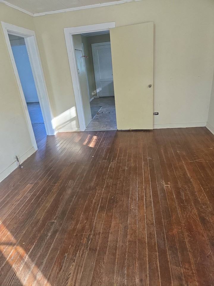 405 Anderson St #1 - Photo 5 of 9