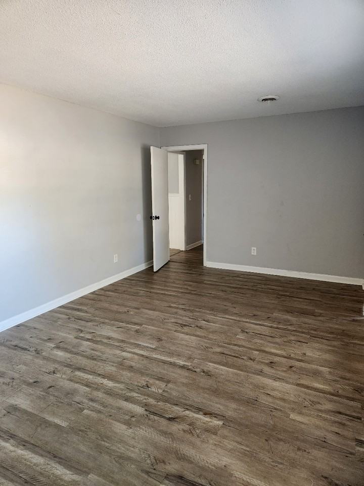 4906 Lord Byron Rd #1 - Photo 4 of 6