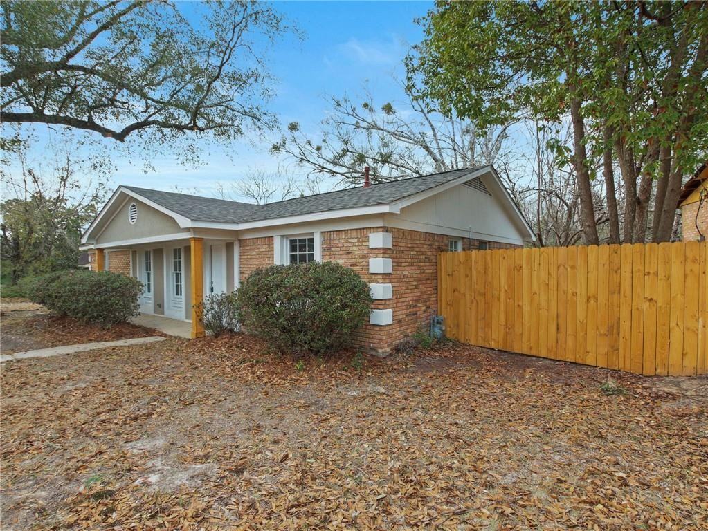 526 Woodlore Dr - Photo 4 of 37