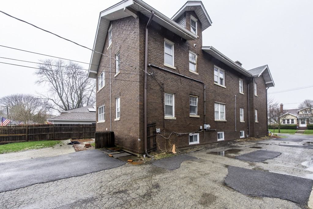 415 W Ridgeland Ave ##2 - Photo 3 of 25