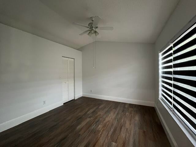 7600 Edisto Dr - Photo 4 of 17