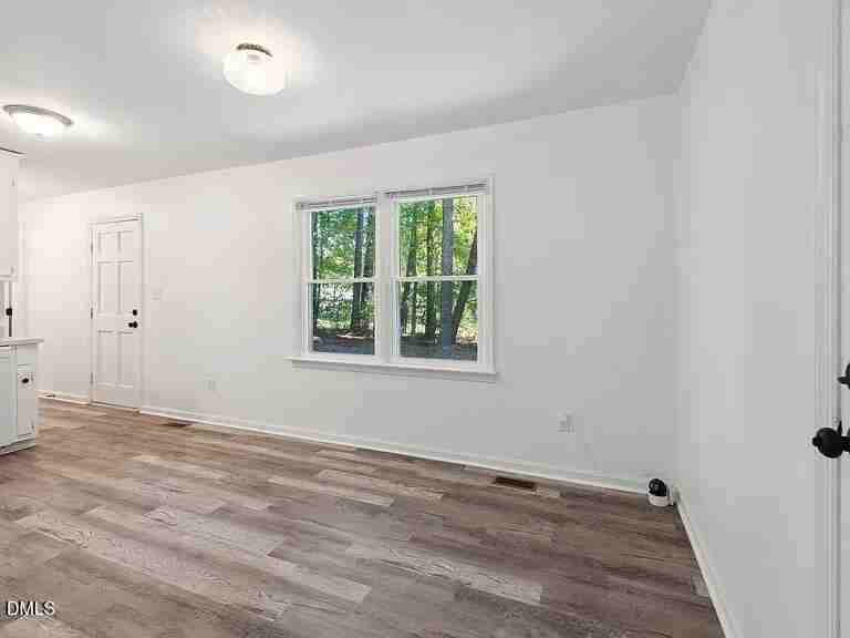 305 S 13th St - Photo 5 of 14