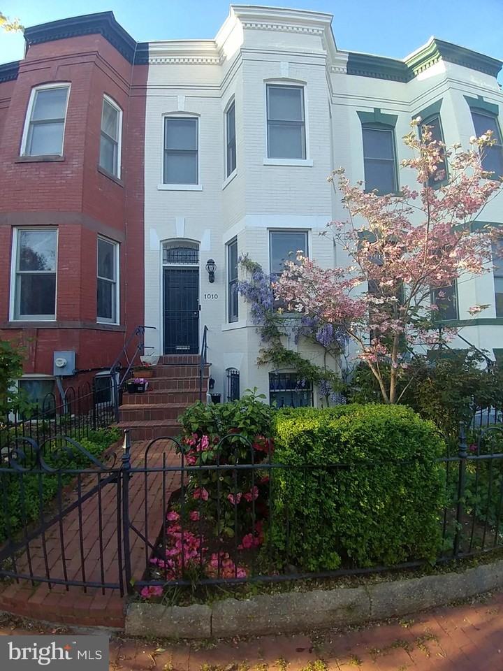 1010 Independence Ave Se ##B - Photo 2 of 13