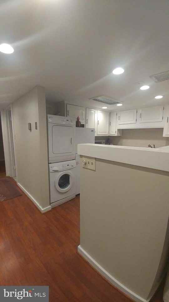 1010 Independence Ave Se ##B - Photo 6 of 13