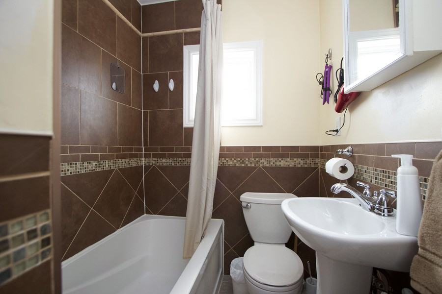 356 Ritson Road South #5 - Photo 5 of 9