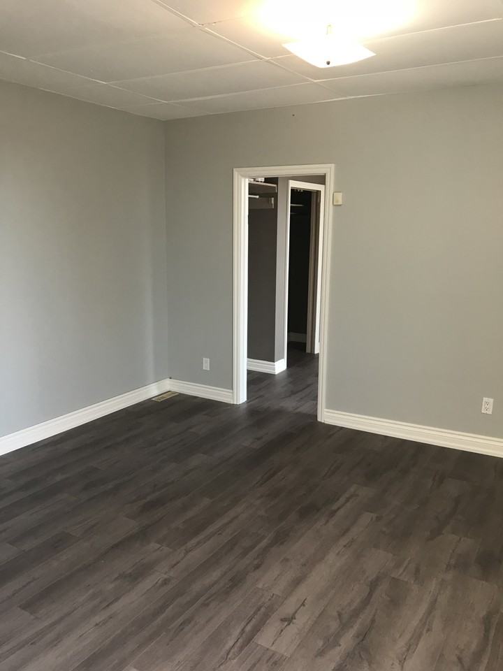 356 Ritson Road South #5 - Photo 7 of 9