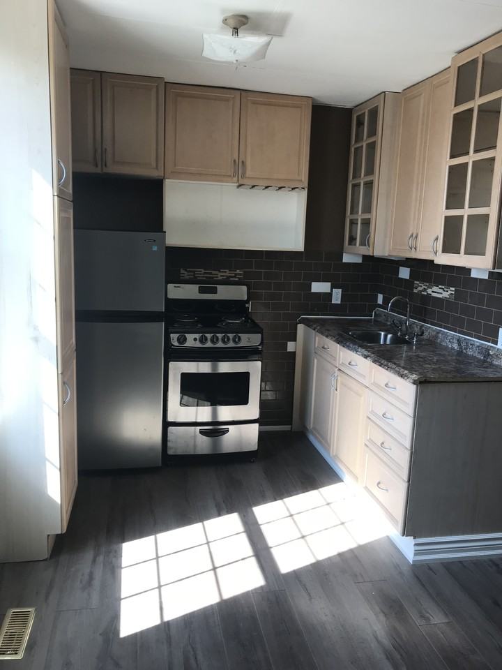 356 Ritson Road South #5 - Photo 2 of 9