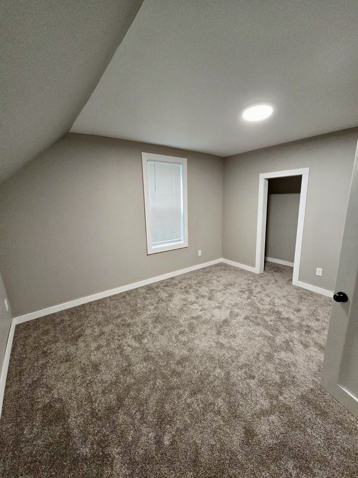 725 W Cavour Ave #1 - Photo 3 of 22