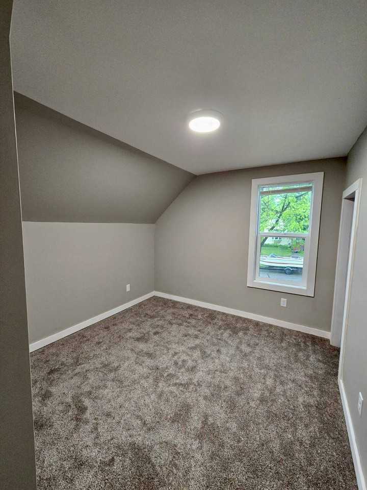 725 W Cavour Ave #1 - Photo 4 of 22