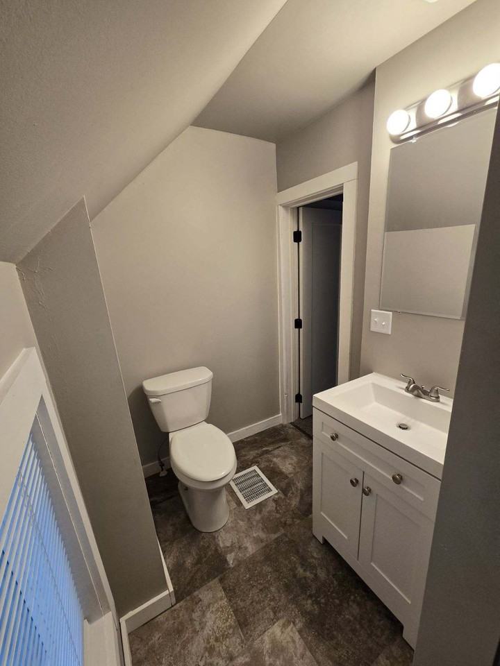 725 W Cavour Ave #1 - Photo 6 of 22