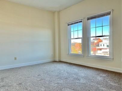 212 Middle St #303 - Photo 3 of 32