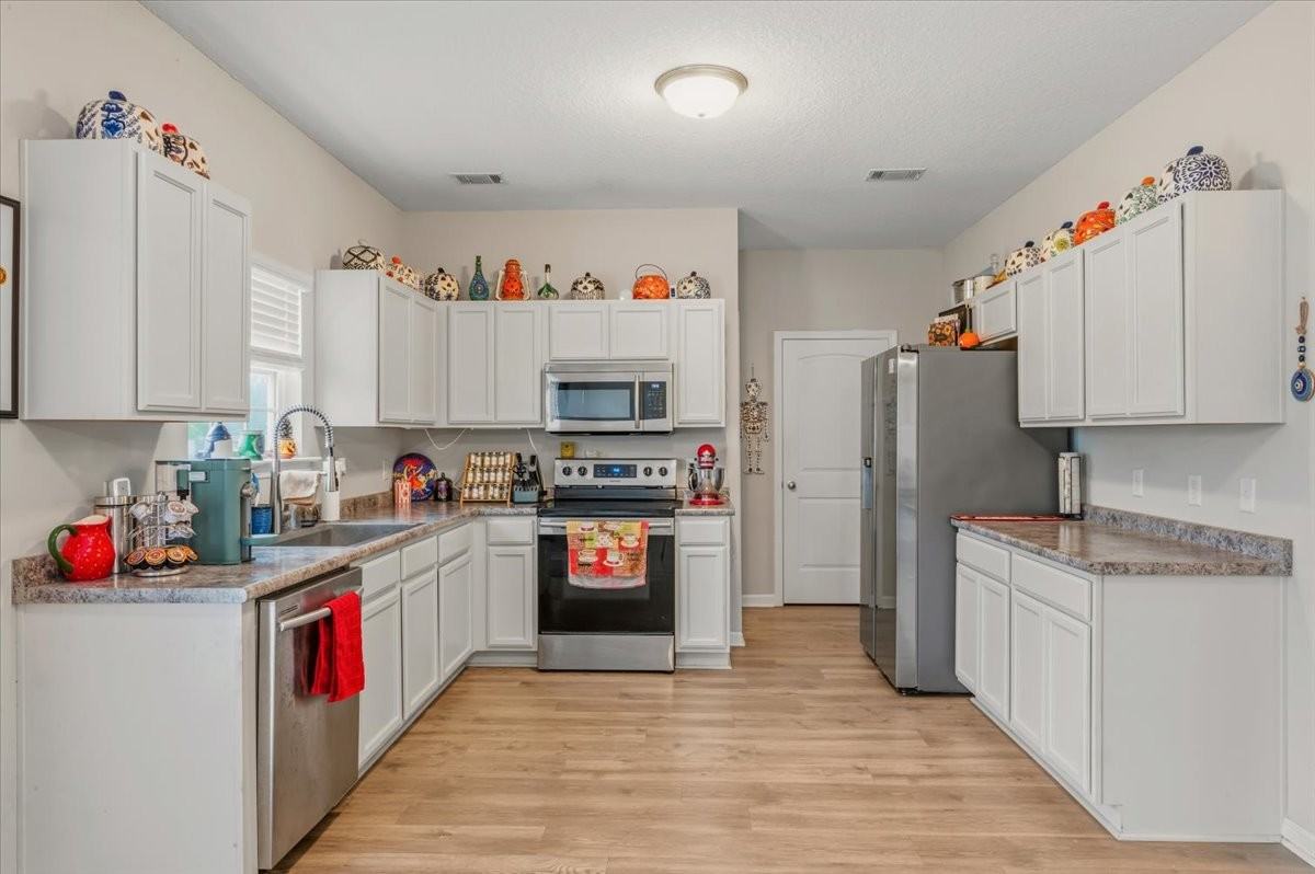 127 Morningside Dr #1 - Photo 5 of 11