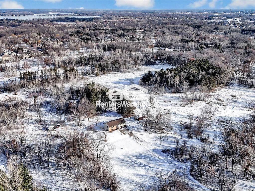 1241 Holly Dr E - Photo 2 of 13