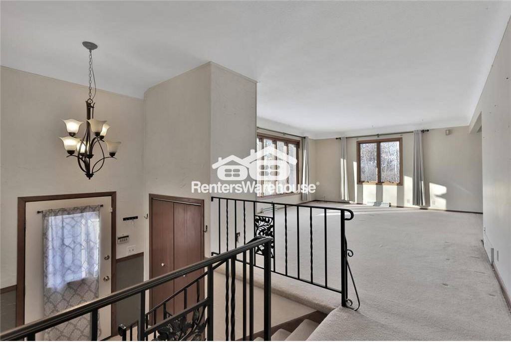 1241 Holly Dr E - Photo 3 of 13