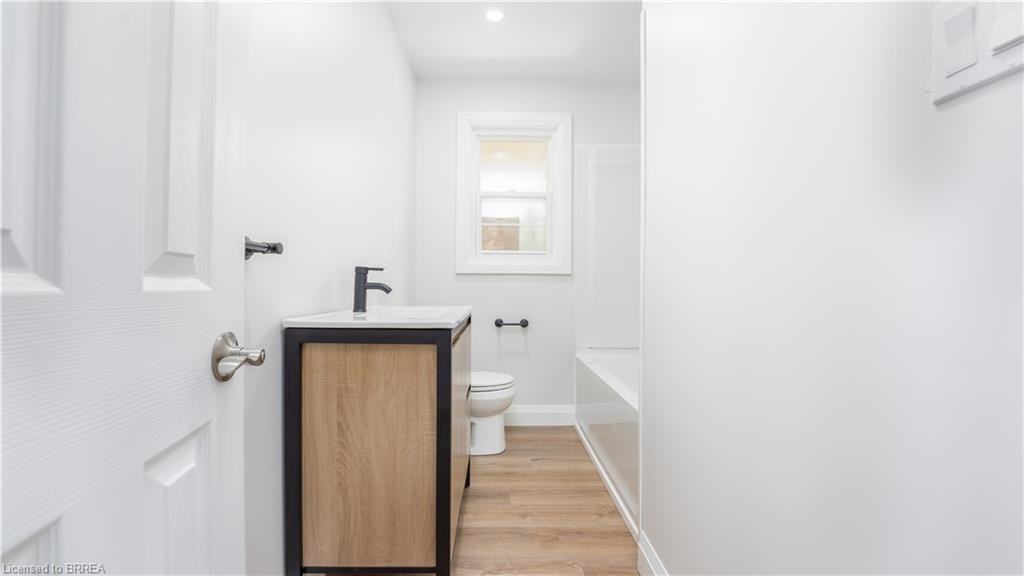 44 Kingsway Crescent - Photo 4 of 7