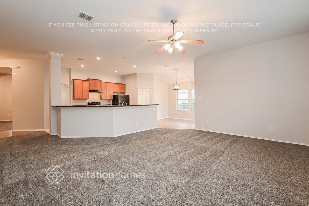 1007 Spofford Dr - Photo 4 of 16