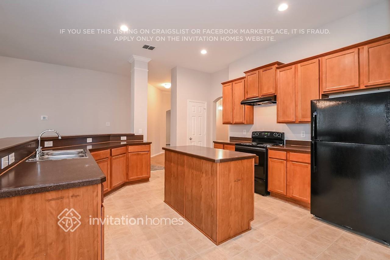 1007 Spofford Dr - Photo 5 of 16