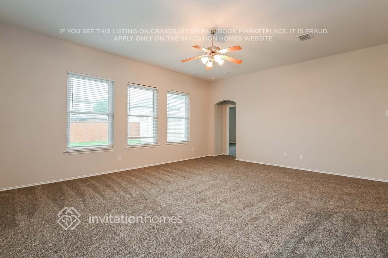 1007 Spofford Dr - Photo 7 of 16