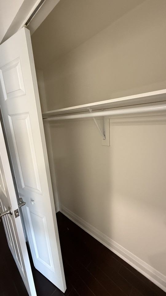 Queen St W & Spadina Ave. - Photo 5 of 10