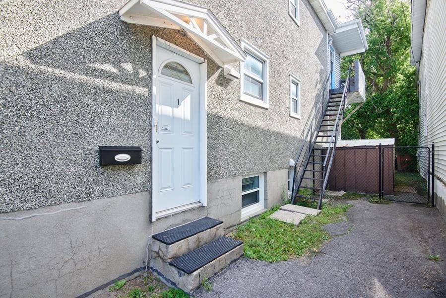 309 Parkdale Ave - Photo 2 of 13