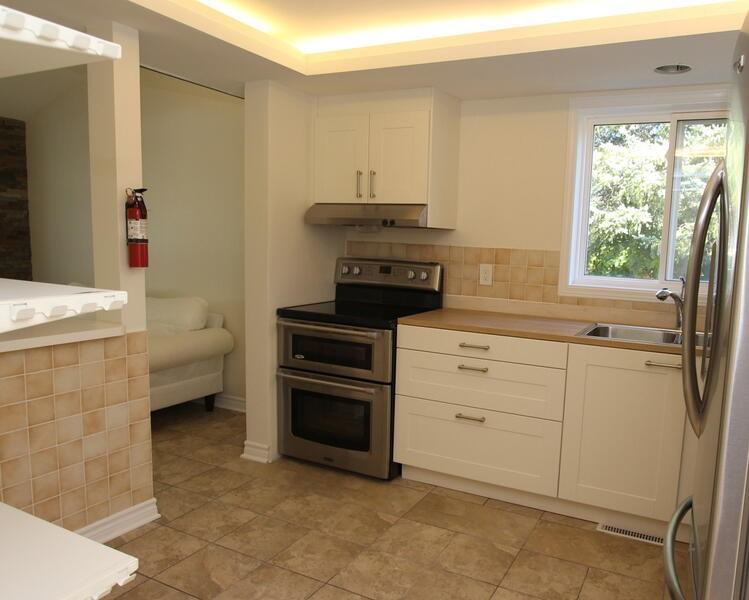 934 Beauclaire Dr - Photo 5 of 14