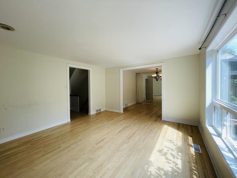 934 Beauclaire Dr - Photo 6 of 14