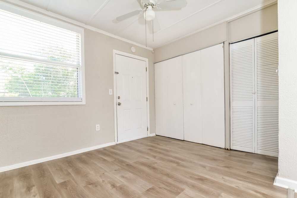 542 Colonnades Cv - Photo 5 of 16