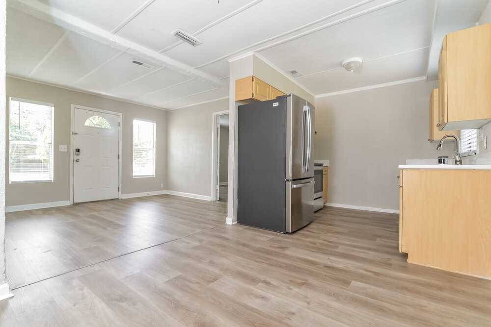 542 Colonnades Cv - Photo 7 of 16