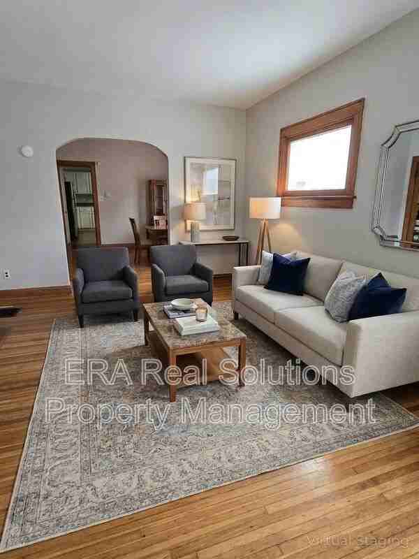 1527 Republic Ave - Photo 2 of 12