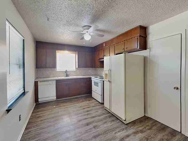 6220 Wheaton Dr - Photo 4 of 12